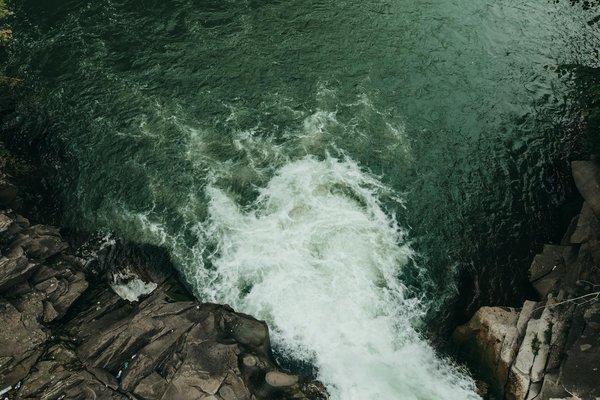 Voyages Et Decouvertes Insolites